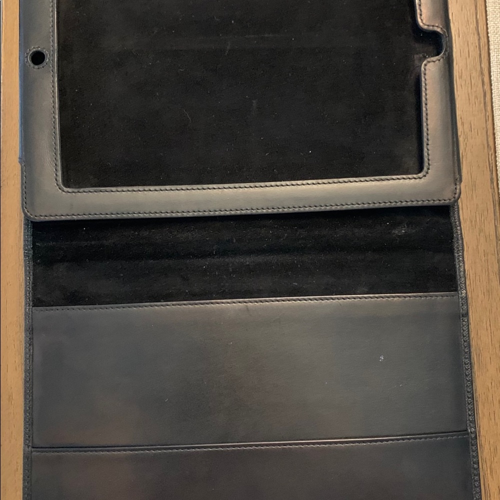 Gucci IPad Case - Picture 5 of 6